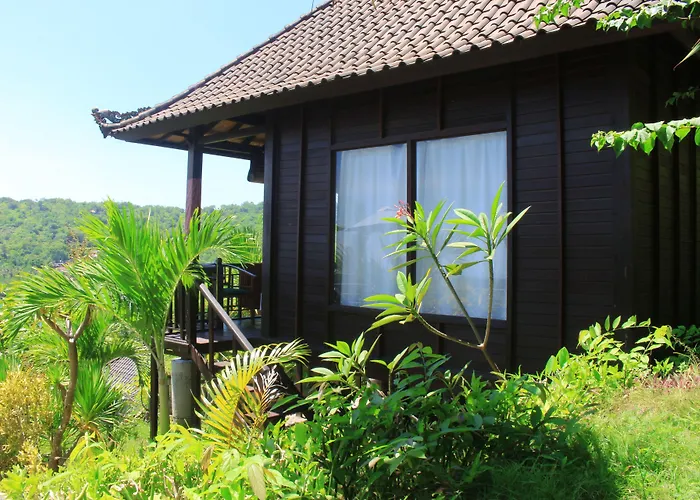 Sunrise Hut's 3* レンボンガン島