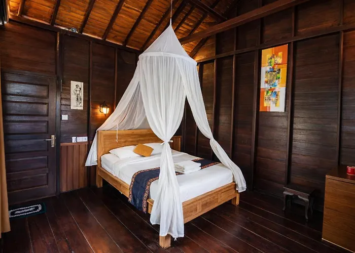 Sunrise Hut's 3*