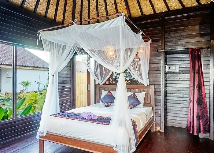 Sunrise Hut's 3*